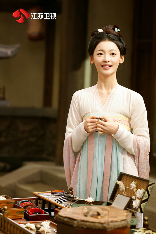 江苏卫视《珠帘玉幕》热门剧集：小人物“升职记”的感人故事-2