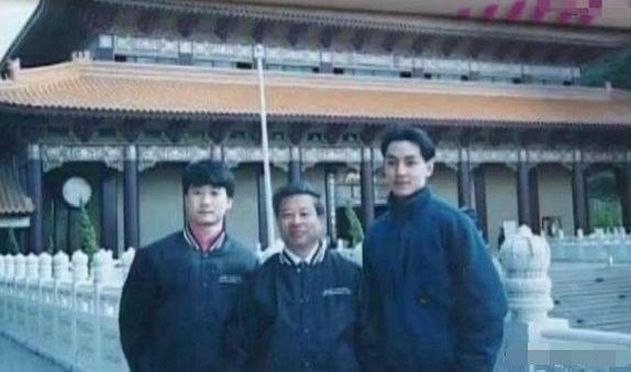 吴彦祖晒《30年前与吴京合影》 网友呼吁：合作一次吧-2