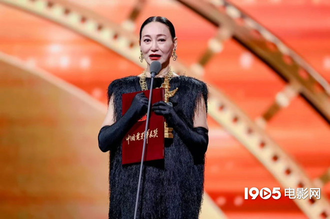 湾仔乞讨起步，65岁华表影后，她成就大女主传奇！-1