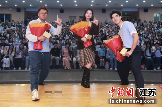 《独一无二》迅雷资源加长版原声版【MP42.12G5.35G】百度云网盘-1